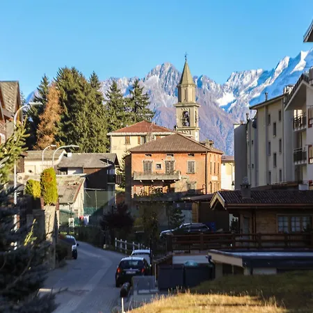 Moderna A 500m Dalle Piste * أبريكا