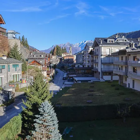 Moderna A 500m Dalle Piste شقة أبريكا